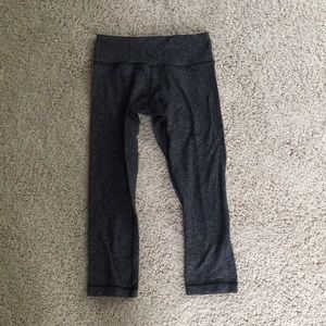Cropped gray lululemon leggings